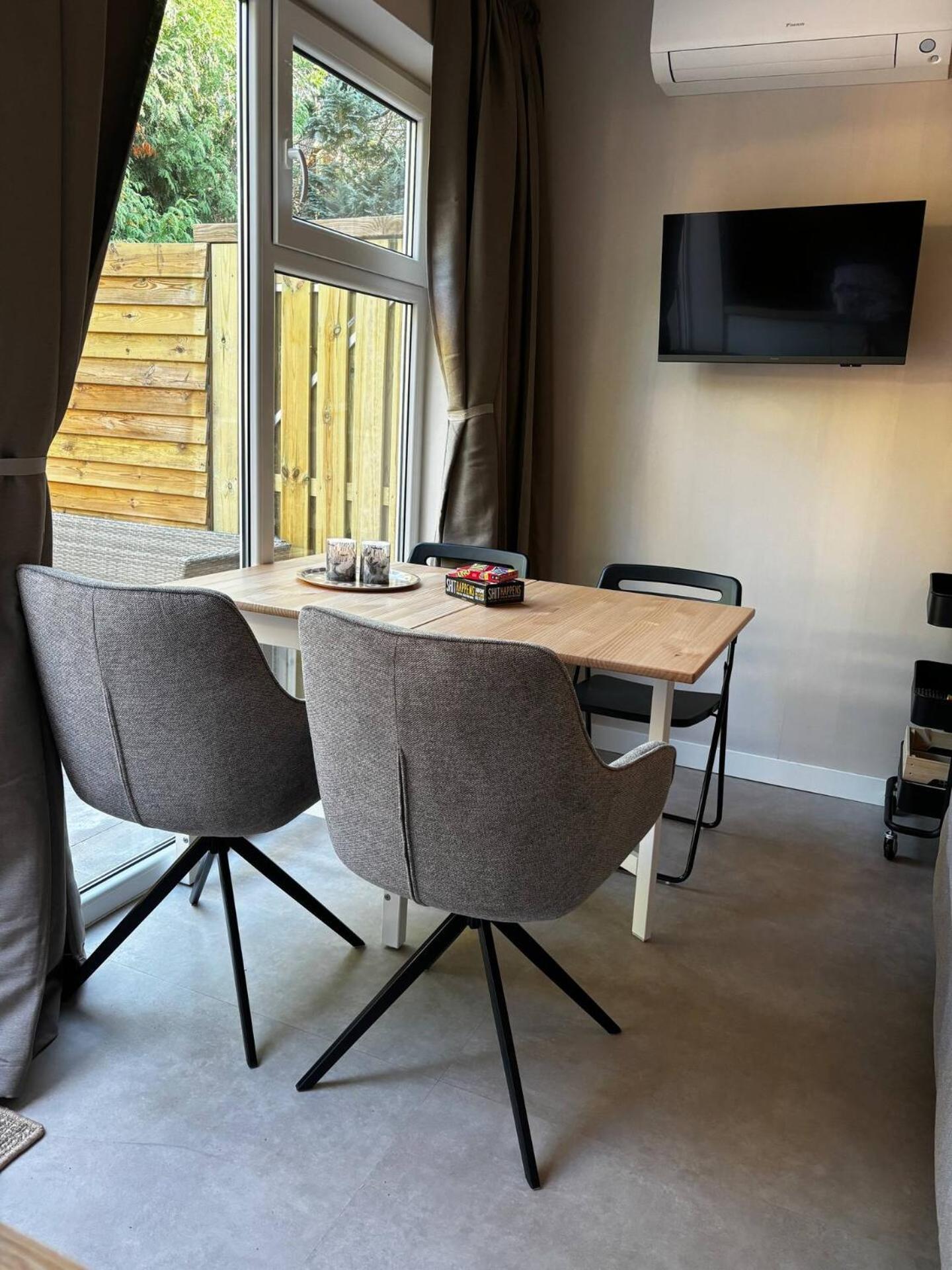 Bed&Breakfast Heerenveen Centrum met Privé Sauna en Jacuzzi Exterior foto